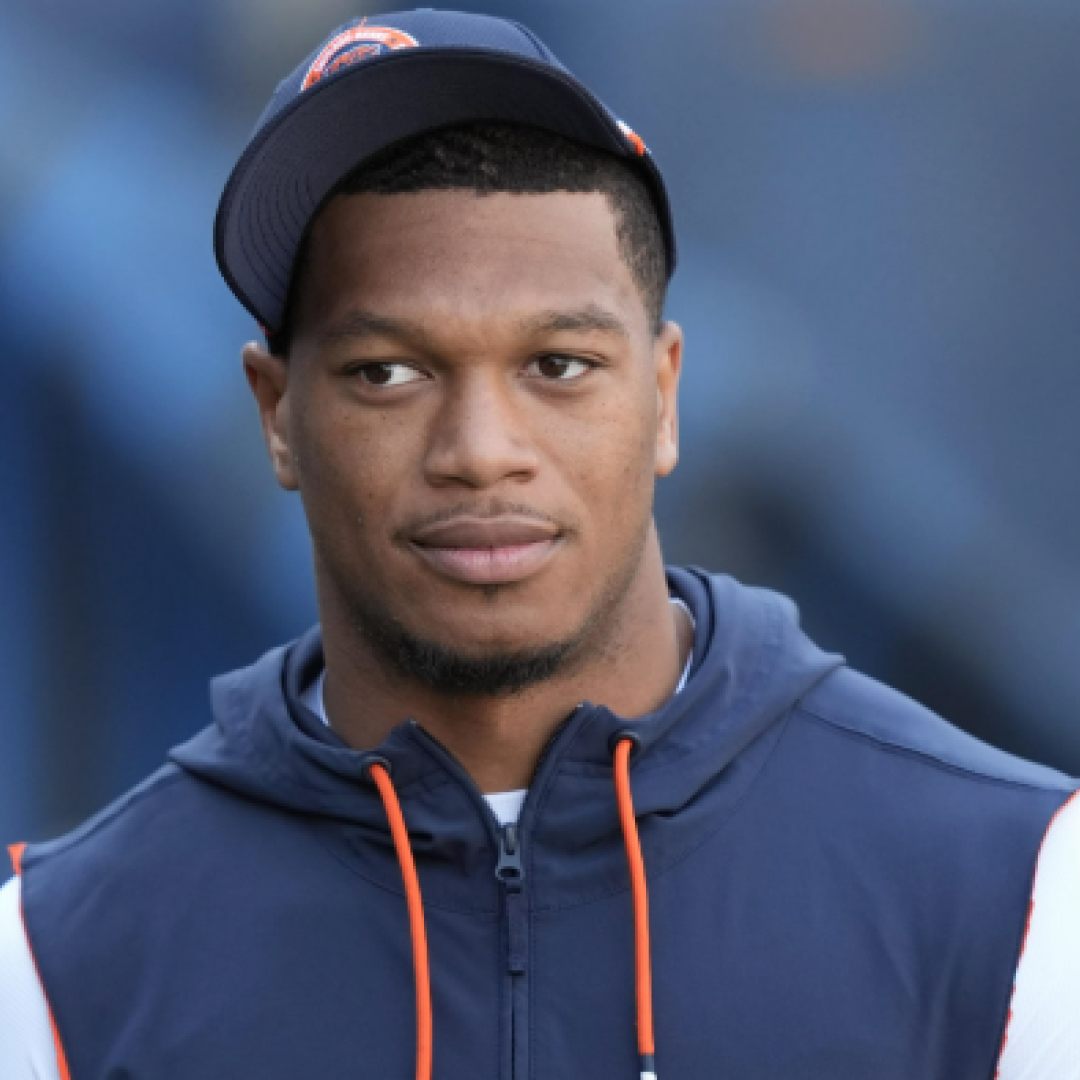 Chicago Bears Wide Receiver DJ Moore Hospitalized After Game - Reference Image